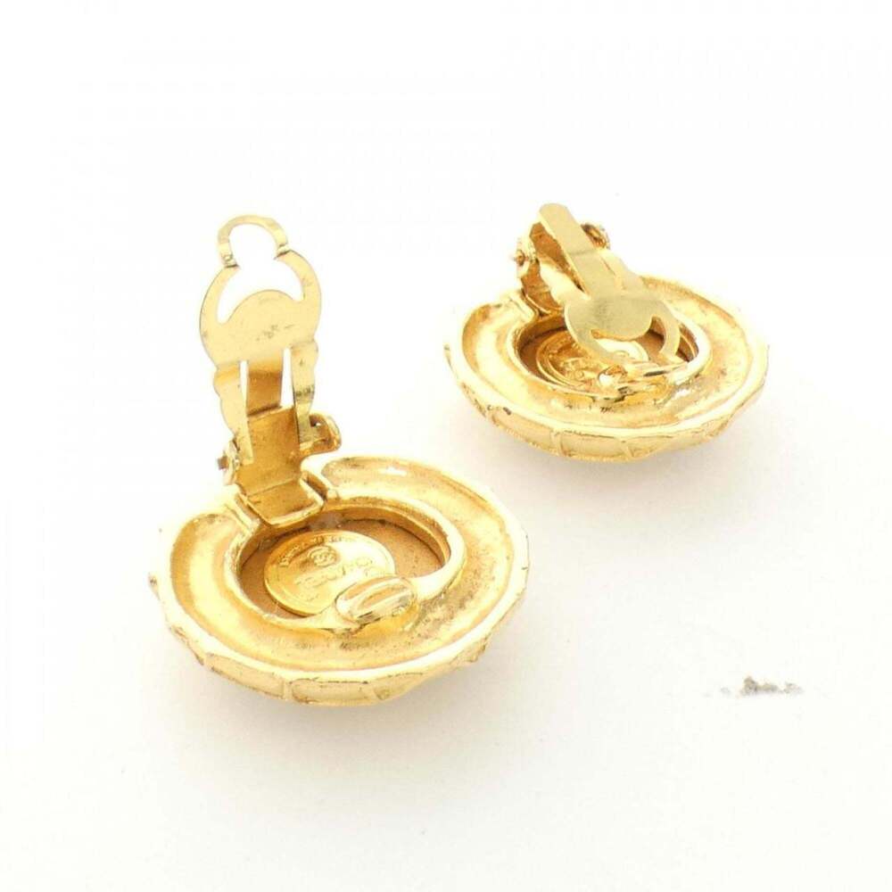 CHANEL Authentic Earrings - Picture 8 of 8